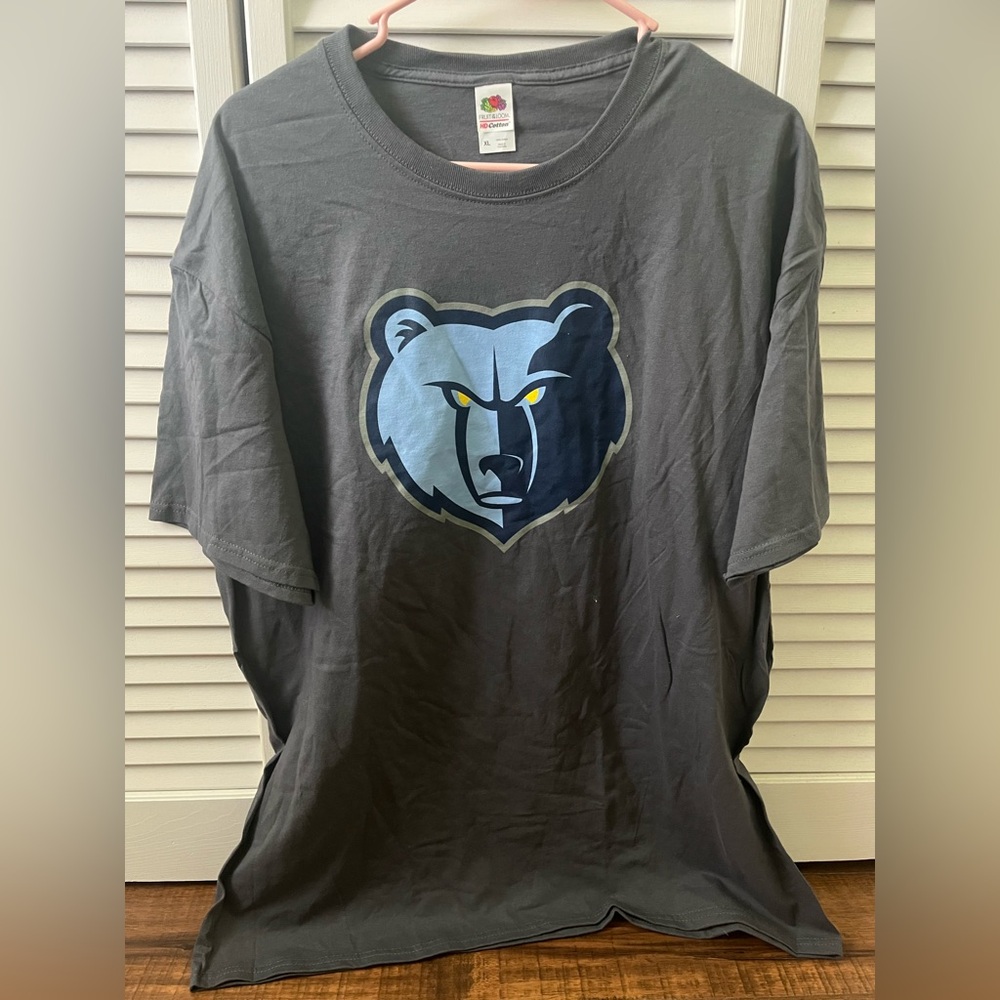 BRAND NEW (NWOT) Memphis Grizzlies T-Shirt